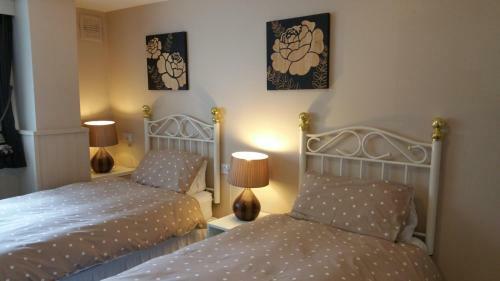 Hostal Kingswood Guest House