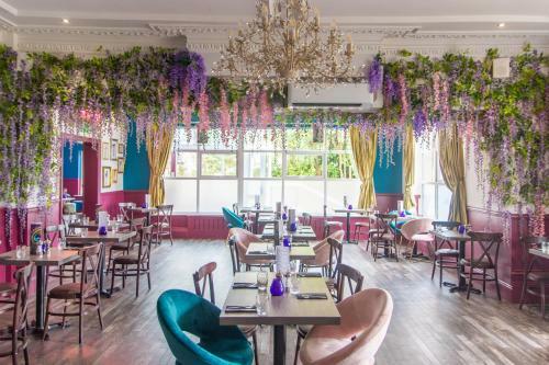 Parkmore Hotel & Leisure Club