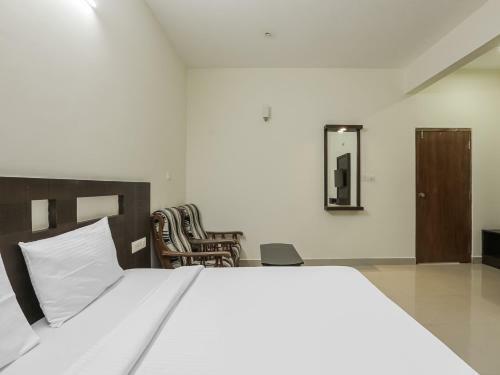 Hotel Capital O 84042 Nakshatraa Residency