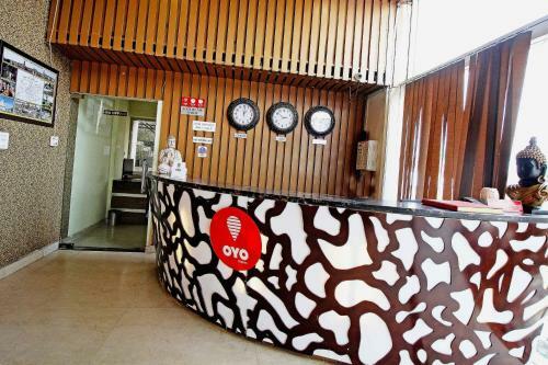 Hotel Oyo 4964 Golden Oyster Suites