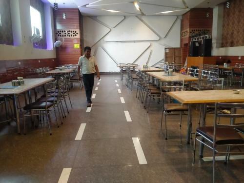 Oyo 83512 Setia Hotel