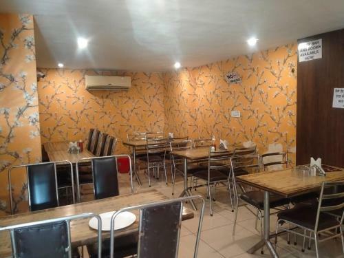 Oyo 83512 Setia Hotel