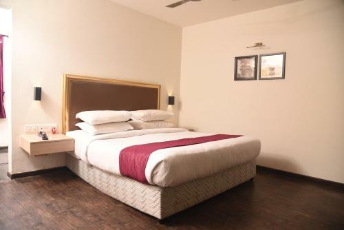 Hotel Sabareesh Park