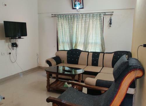 Cube Homes - Service Apartment