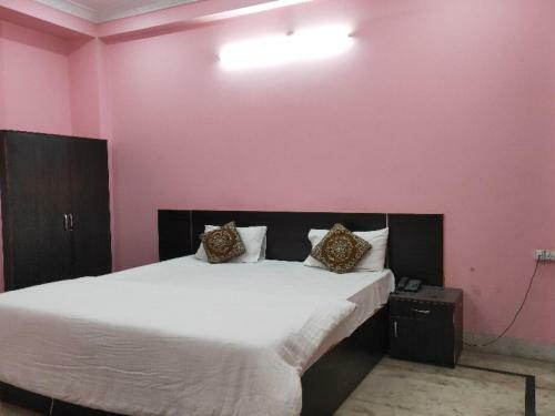 Hotel Oyo 80780 Gaurav Inn