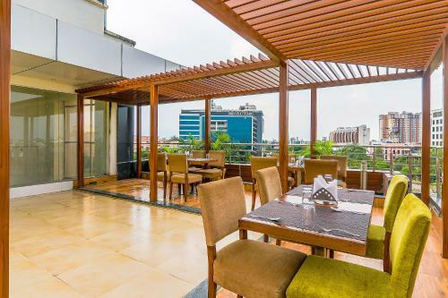 Fabhotel Surya Grand Gomti Nagar