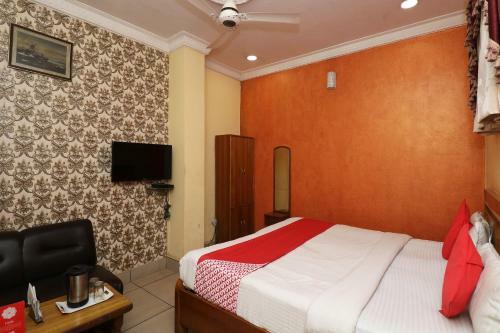 Collection O 30858 Hotel Sp Rooms