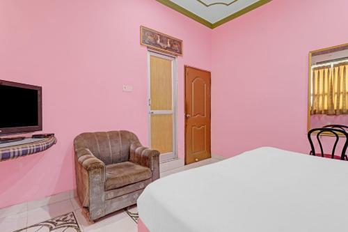 Hotel Capital O 86046 Uday Raj Lawn