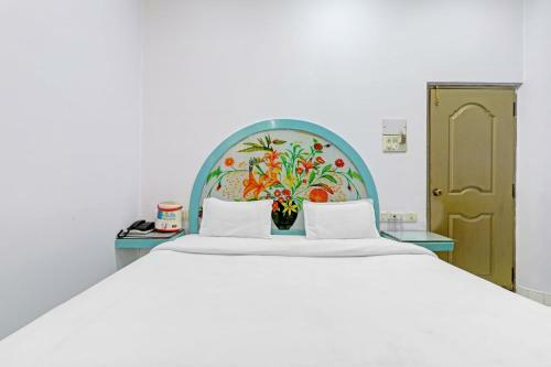 Hotel Capital O 86046 Uday Raj Lawn