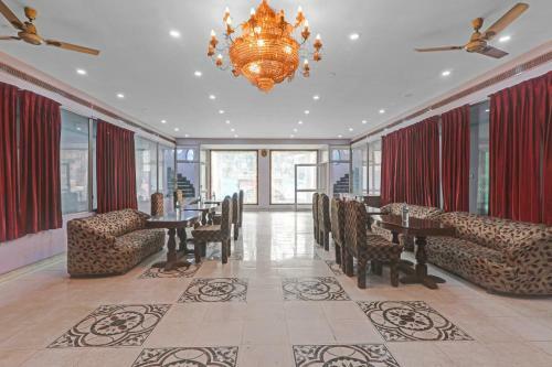 Hotel Capital O 86046 Uday Raj Lawn