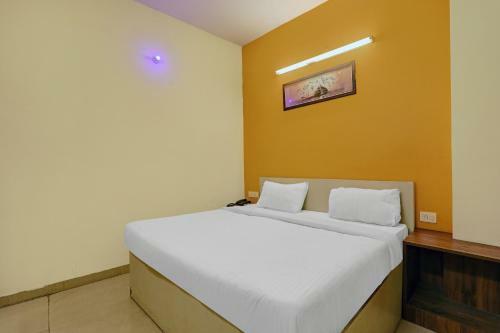Oyo 85333 Hotel Delight Inn