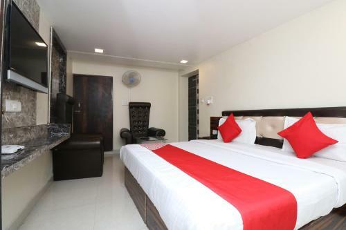 Vaccinated Staff- Oyo Flagship 30884 Hotel Lr Regency