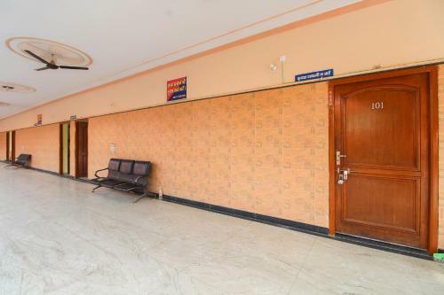 Hotel Oyo 65566 Mukund Dham