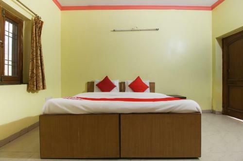 Hotel Oyo 65566 Mukund Dham