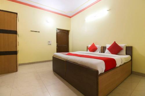 Hotel Oyo 65566 Mukund Dham
