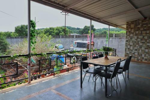 3 Bhk Lingmala Villa W Common Pool