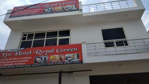 Spot On 82205 Hotel Royal Green