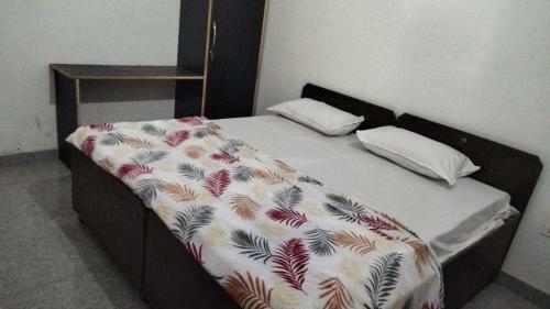 Spot On 82205 Hotel Royal Green