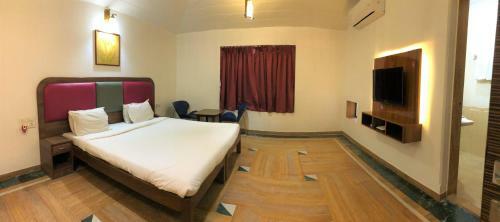 Hotel Tulip Room