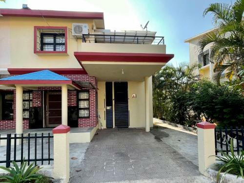 Evilla No 10 With A Lush Green Surrounding