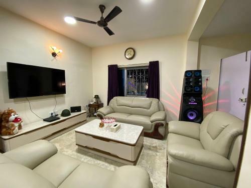 Capetown Villa With Pool, Jacuzzii, Dj, & Hot Bath Tub