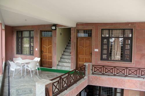 Bed & Breakfast Red Inn Manali