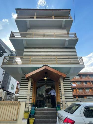 Hotel Aarti Villa Manali