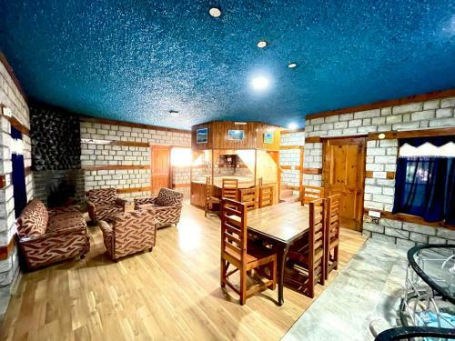 Eko Stay - Mountain Majesty Villa