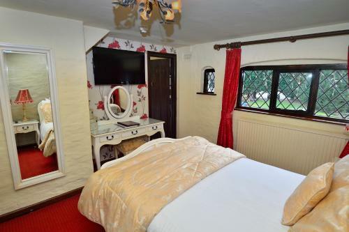 Roundabout Hotel