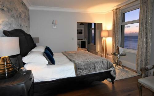 Watersmeet Hotel