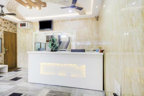 Hostal Oyo Home 75669 Akash Inn