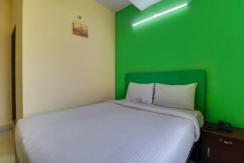 Fabhotel Green Tree Inn