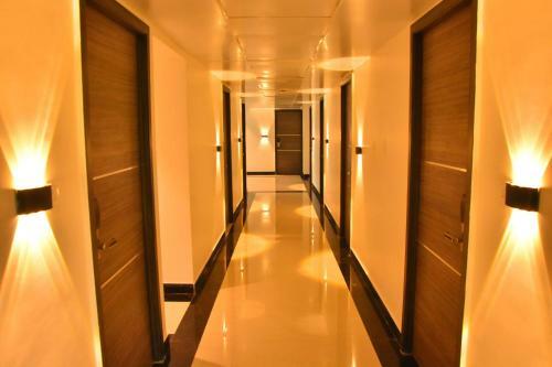 Hotel Sanns Tropicana