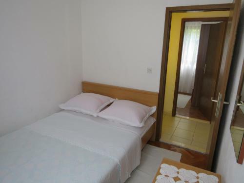 Apartments Lovri? - 30 Meters To The Beach