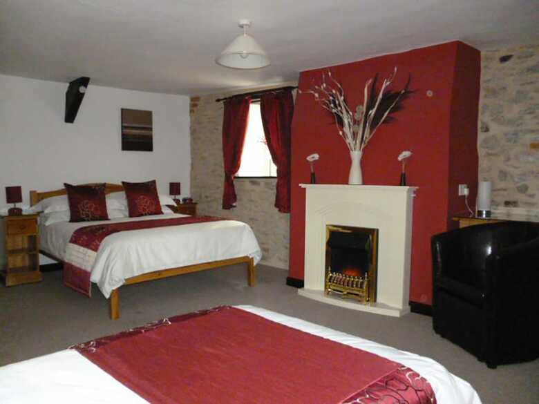 Hostal Quiet Woman House