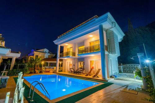 Milez Sultan Luxury Villa By Solo Villa