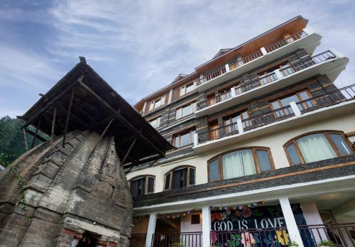 Robinhood Travel Hostel