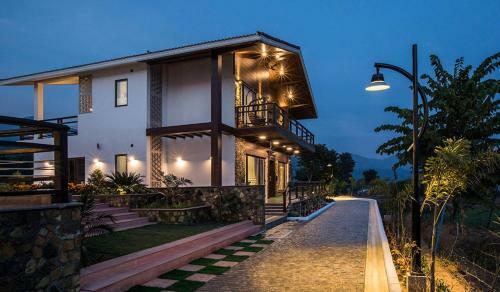 An Extravagant Luxurious Pushp Villa Overlooking The Ganges And Rishikesh Valley