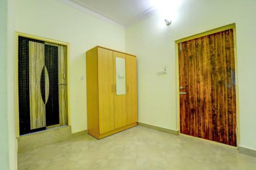 Hotel Ezzenza Royal Garden Brindavan Resort
