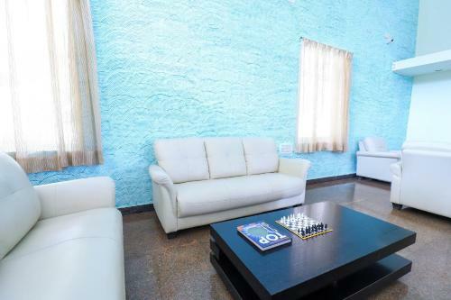 Hotel Ezzenza Royal Garden Brindavan Resort