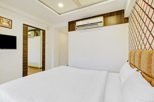 Oyo Collection O Hotel Parinda Lounge And Restaurant