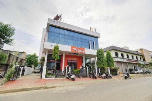 Oyo Collection O Hotel Parinda Lounge And Restaurant