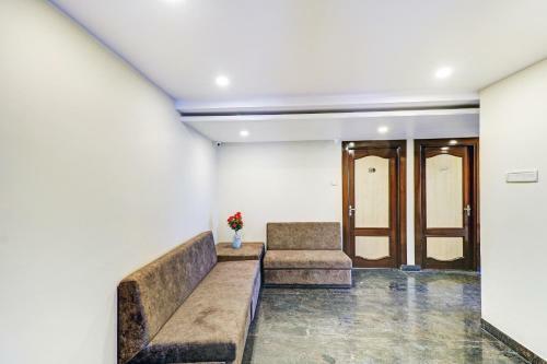 Oyo Collection O Hotel Parinda Lounge And Restaurant