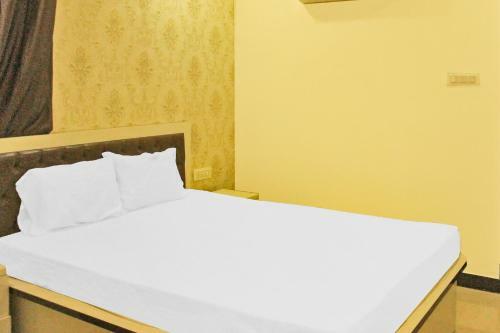 Collection O 81514 Hotel Royals Gold