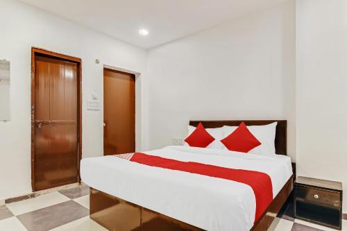 Oyo 79916 Flagship Hotel Orient Eleven