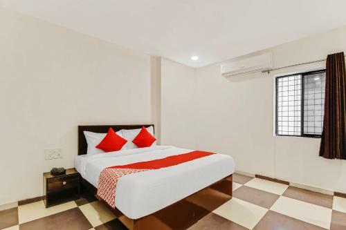 Oyo 79916 Flagship Hotel Orient Eleven