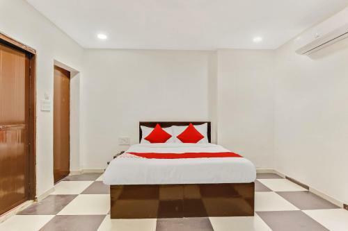 Oyo 79916 Flagship Hotel Orient Eleven