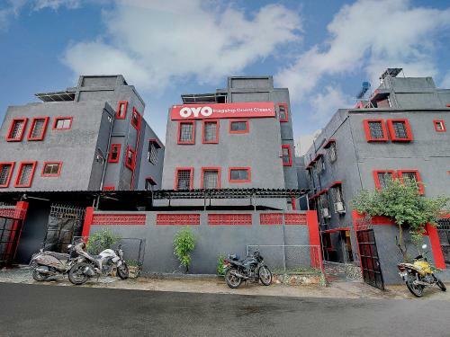 Oyo 79916 Flagship Hotel Orient Eleven