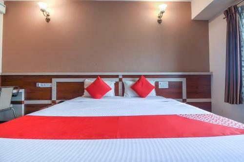 Oyo 9248 Hotel Shrinidhi