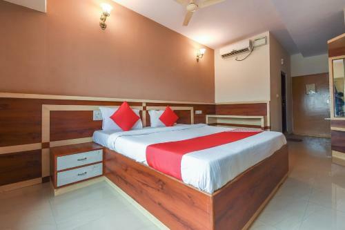 Oyo 9248 Hotel Shrinidhi